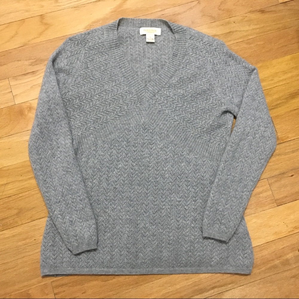 Peck & Peck Cashmere V Neck Sweater. Sz XL